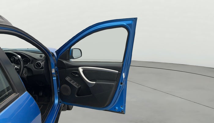 2019 Renault Duster RXS PETROL, Petrol, Manual, 66,191 km, RHS Front Door