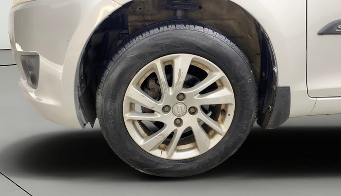 2013 Maruti Swift ZXI, Petrol, Manual, 71,908 km, Left Front Wheel
