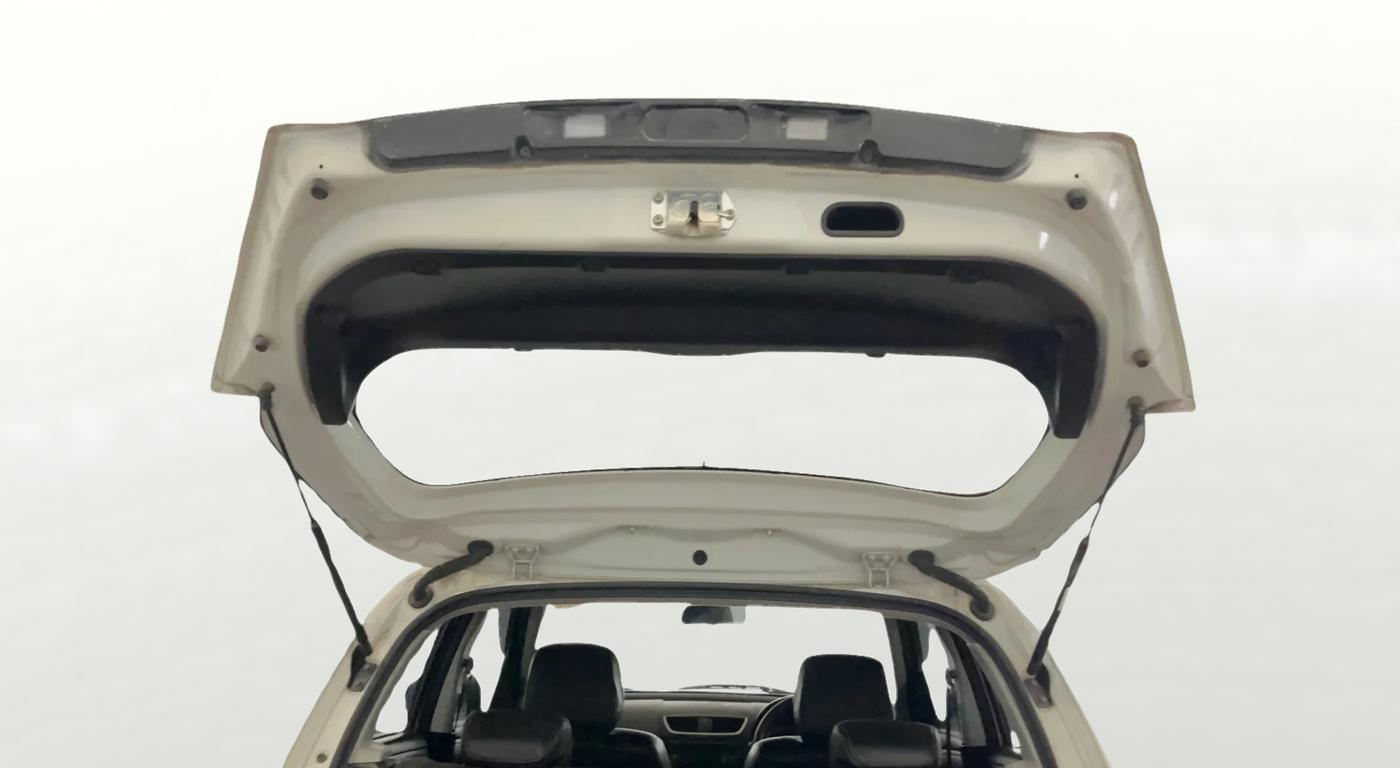2015 Maruti Swift VXI, Petrol, Manual, 1,05,004 km, Boot Door Open