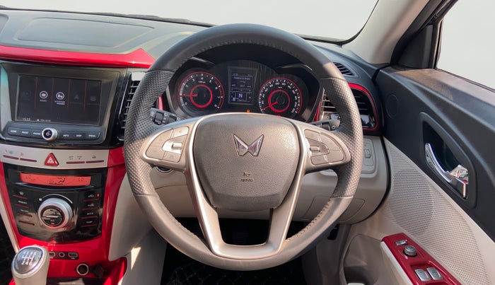 2023 Mahindra XUV300 W8 (O) 1.2 PETROL, Petrol, Manual, 13,938 km, Steering Wheel Close Up