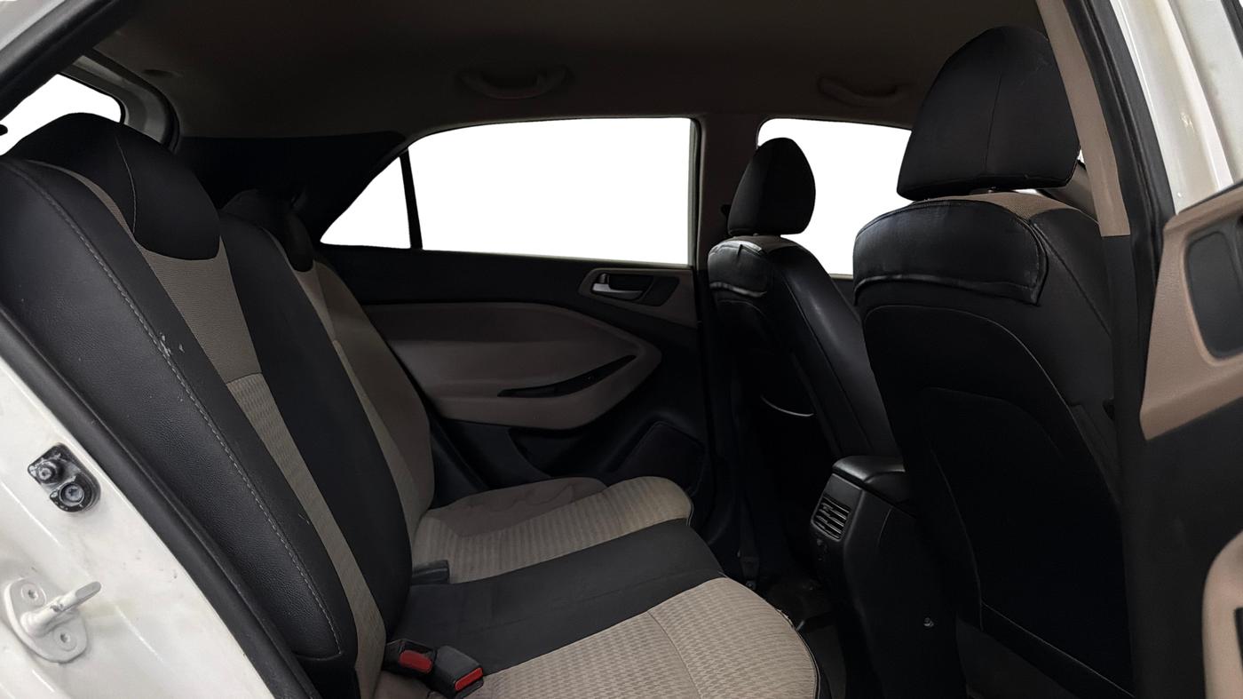 2020 Hyundai Elite i20 MAGNA PLUS 1.2, CNG, Manual, 68,222 km, Right Side Rear Door Cabin
