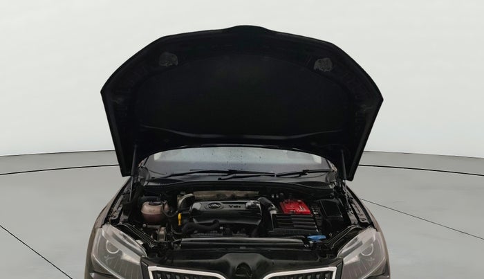 2016 Skoda Superb L&K 1.8 TSI AT, Petrol, Automatic, 1,00,251 km, Open Bonet