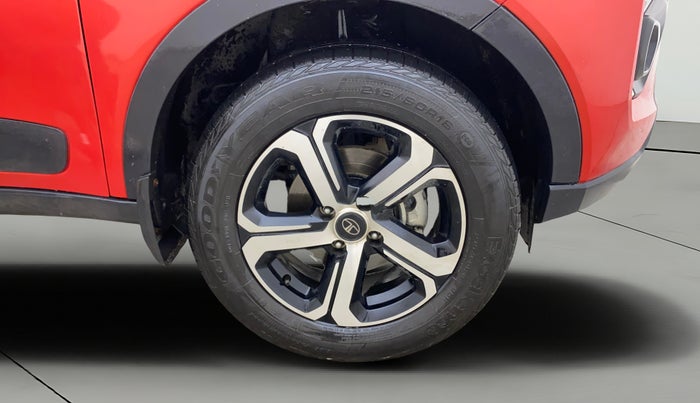 2021 Tata NEXON XZA PLUS PETROL, Petrol, Automatic, 44,605 km, Right Front Wheel