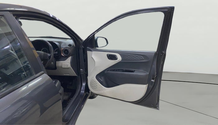 2022 Hyundai AURA S 1.2 CNG, CNG, Manual, 56,755 km, RHS Front Door