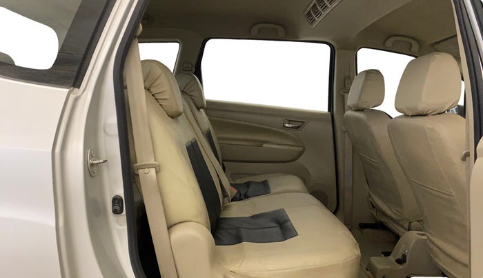 2016 Maruti Ertiga VXI, Petrol, Manual, 25,159 km, Right Side Rear Door Cabin
