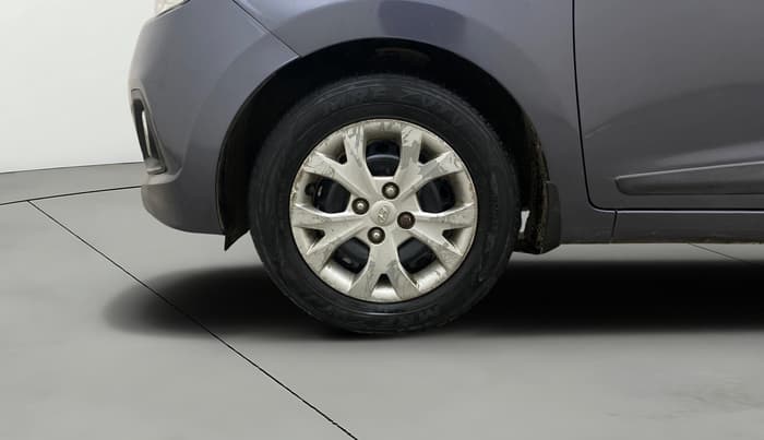 2015 Hyundai Grand i10 SPORTZ 1.1 CRDI, Diesel, Manual, 1,38,343 km, Left Front Wheel
