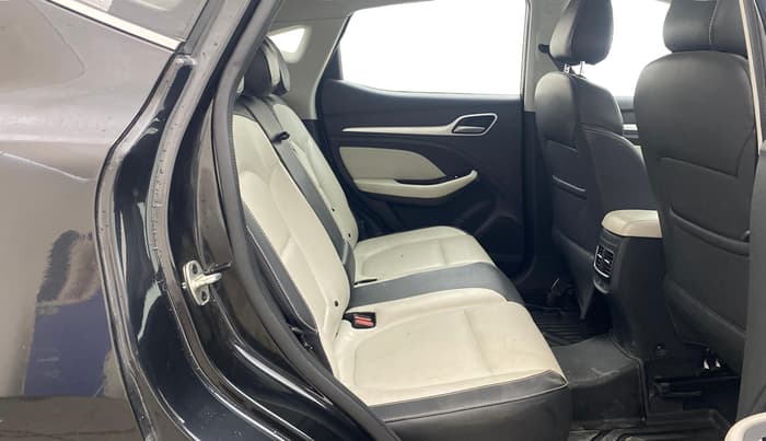 2023 MG ASTOR SHARP 1.5 MT, Petrol, Manual, 21,757 km, Right Side Rear Door Cabin