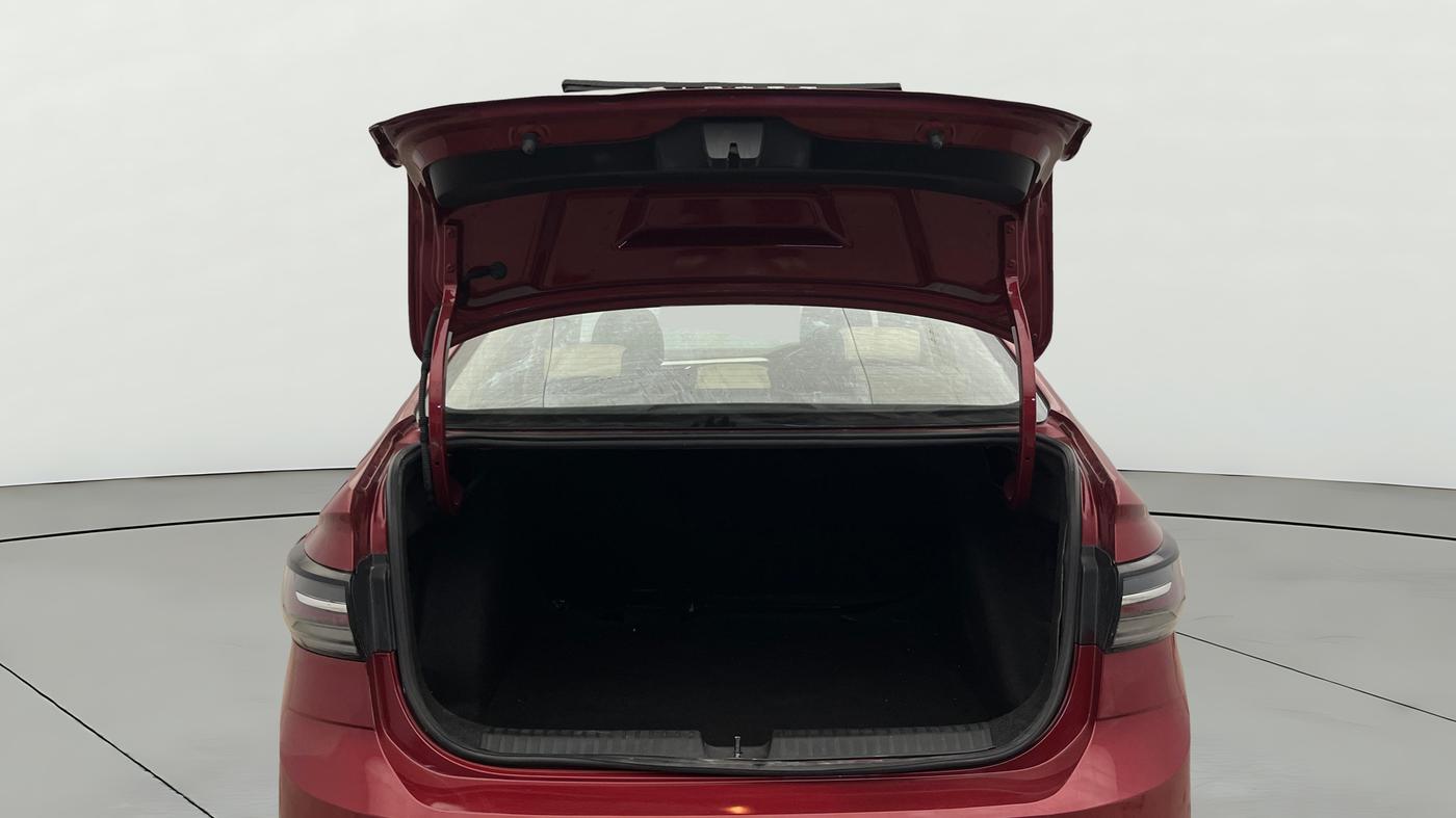 2022 Volkswagen VIRTUS HIGHLINE TSI 1.0 AT, Petrol, Automatic, 66,880 km, Boot Door Open
