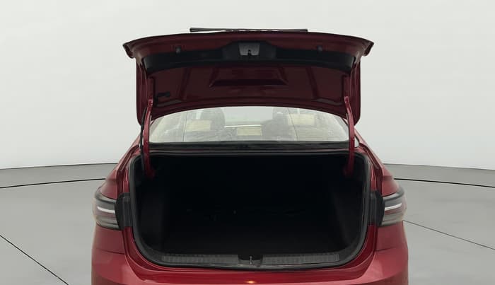 2022 Volkswagen VIRTUS HIGHLINE TSI 1.0 AT, Petrol, Automatic, 66,880 km, Boot Door Open