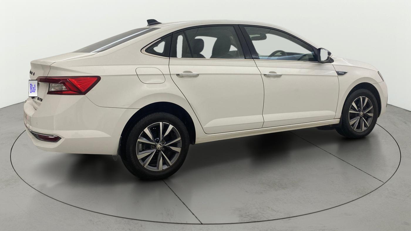 2022 Skoda SLAVIA STYLE 1.5L TSI DSG, Petrol, Automatic, 33,388 km, Right Back Diagonal