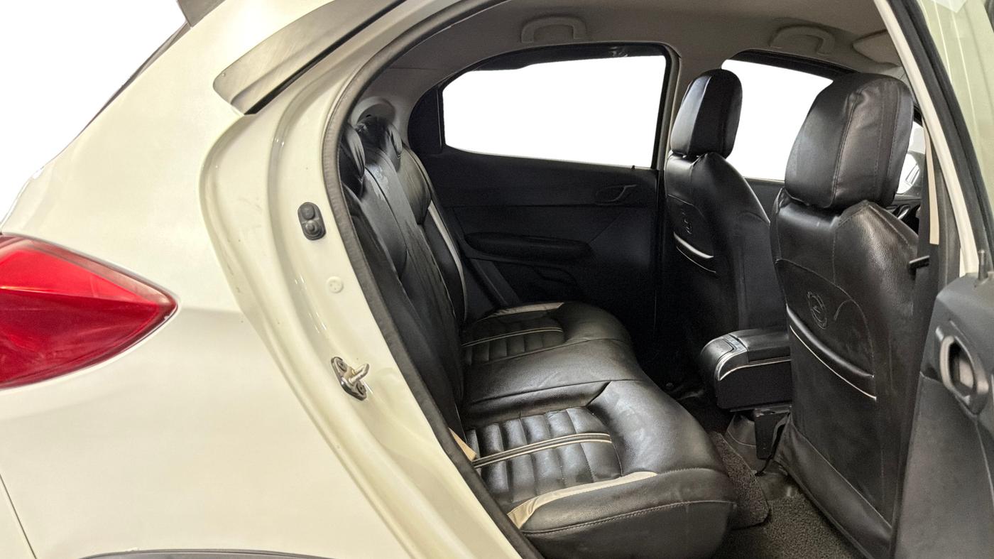 2018 Tata TIAGO NRG PETROL, Petrol, Manual, 68,575 km, Right Side Rear Door Cabin