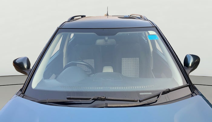 2020 Mahindra XUV300 W6 1.2 PETROL, Petrol, Manual, 57,600 km, Front Windshield