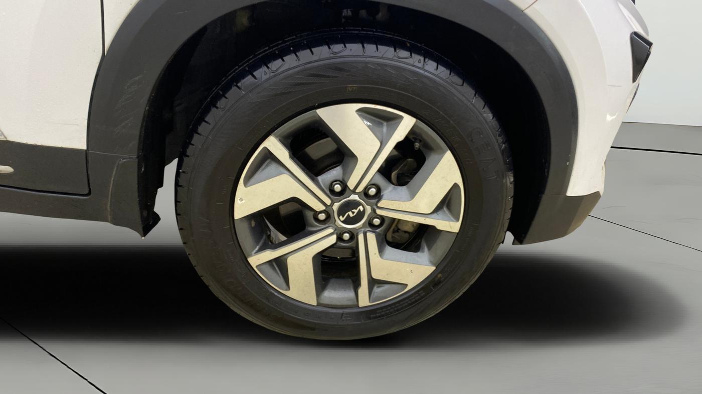 2022 KIA SONET HTX 1.5 AT, Diesel, Automatic, 79,853 km, Right Front Wheel