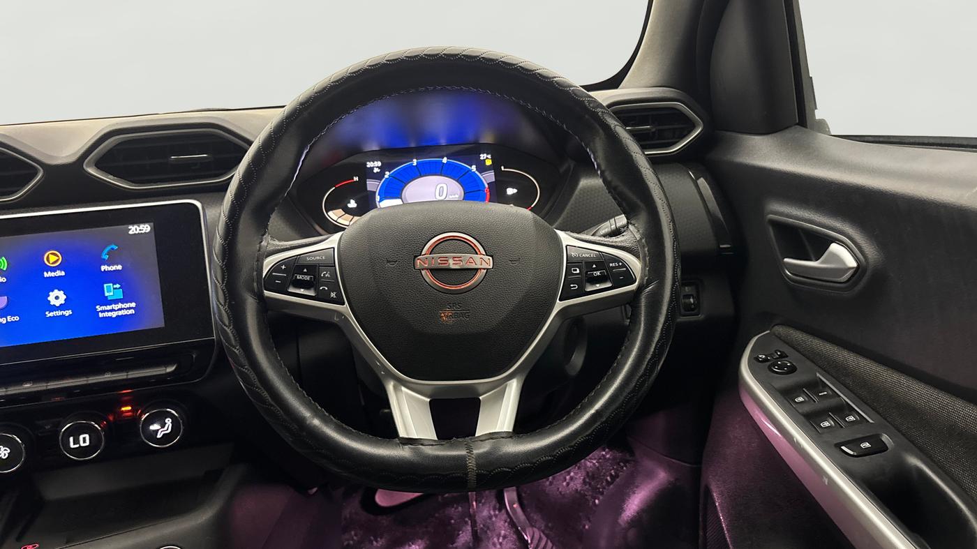2022 Nissan MAGNITE XV TURBO CVT DUAL TONE, Petrol, Automatic, 40,359 km, Steering Wheel Close Up