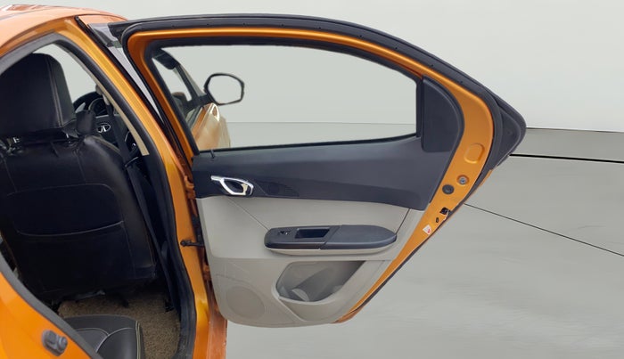 2016 Tata Tiago XZ PETROL, Petrol, Manual, 1,35,171 km, RHS Rear Door