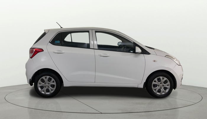 2016 Hyundai Grand i10 MAGNA AT 1.2 KAPPA VTVT, Petrol, Automatic, 17,442 km, Right Side View
