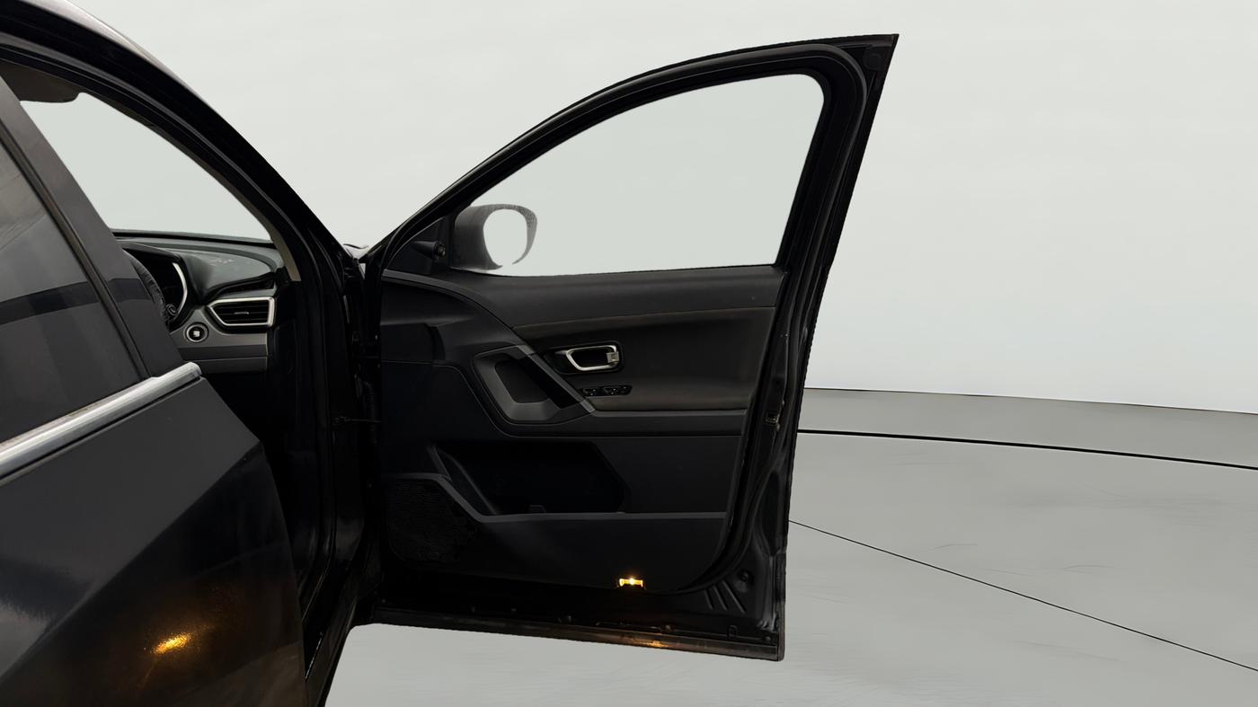 2021 Tata Harrier XT PLUS 2.0L KRYOTEC DARK EDITON, Diesel, Manual, 92,452 km, RHS Front Door