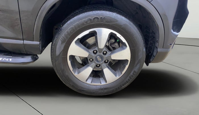 2022 Mahindra ALTURAS G4 4WD AT, Diesel, Automatic, 31,163 km, Right Front Wheel