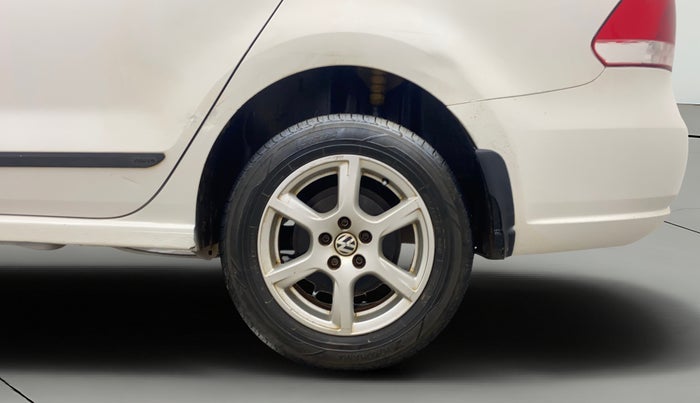 2013 Volkswagen Vento HIGHLINE 1.6 MPI, Petrol, Manual, 1,17,067 km, Left Rear Wheel