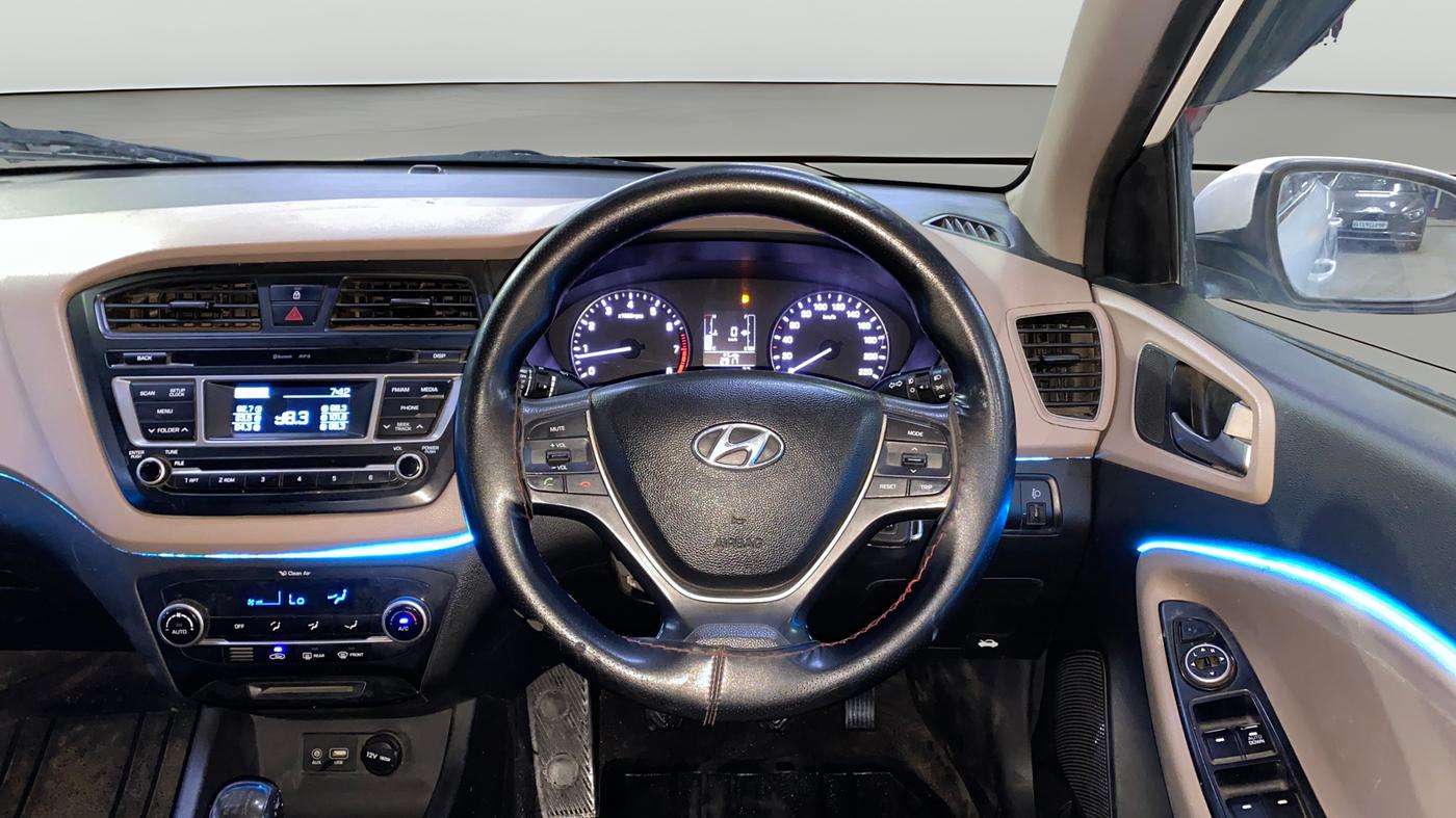 2017 Hyundai Elite i20 SPORTZ 1.2, Petrol, Manual, 1,09,402 km, Steering Wheel Close Up