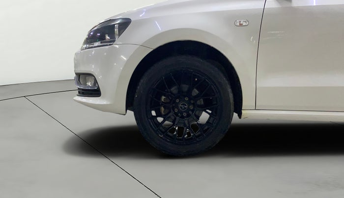 2015 Volkswagen Polo HIGHLINE1.2L, Petrol, Manual, 94,289 km, Left Front Wheel