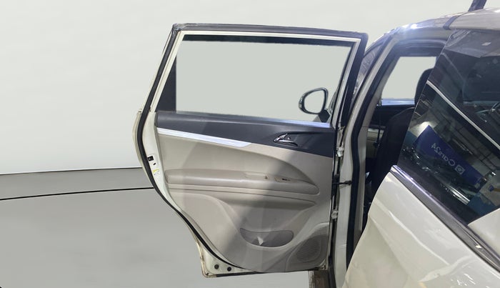 2018 Mahindra MARAZZO M6 8 STR, Diesel, Manual, 1,14,645 km, LHS Rear Door