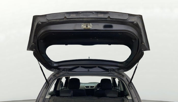 2015 Maruti Swift VXI, CNG, Manual, 75,871 km, Boot Door Open