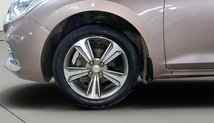 2018 Hyundai Verna 1.6 VTVT SX, Petrol, Manual, 50,549 km, Left Front Wheel