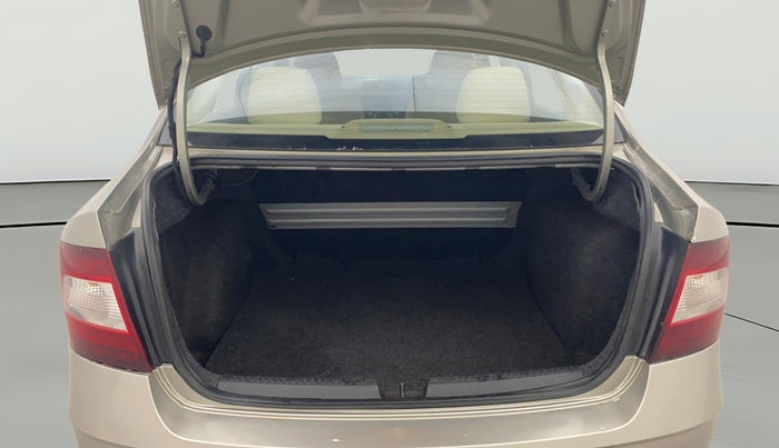 2017 Skoda Rapid 1.6 MPI ACTIVE, Petrol, Manual, 67,939 km, Boot Open Zoomed View