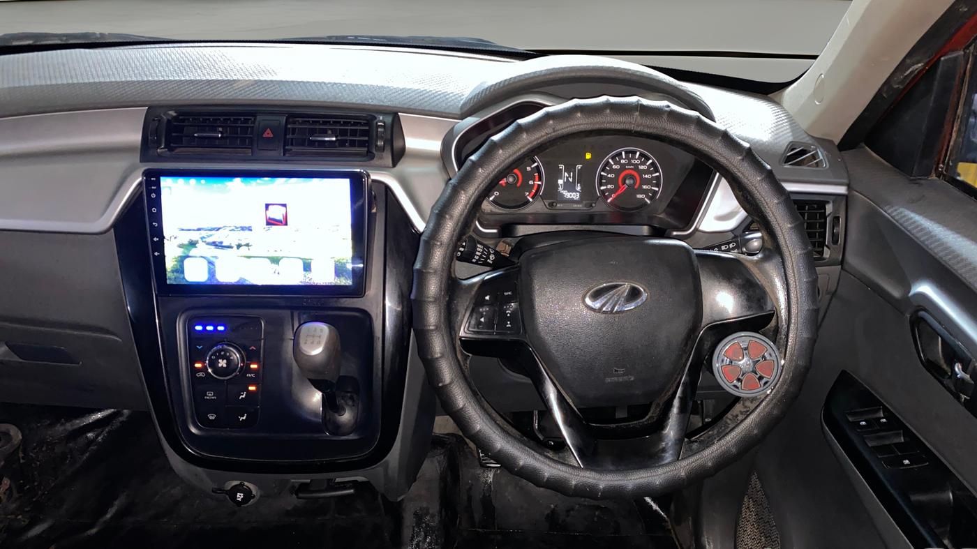 2017 Mahindra KUV 100 NXT K6+ D 6 STR, Diesel, Manual, 79,000 km, Steering Wheel Close Up