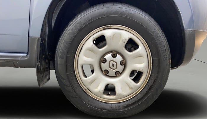 2015 Renault Duster 85 PS RXL DIESEL, Diesel, Manual, 1,04,841 km, Right Front Wheel