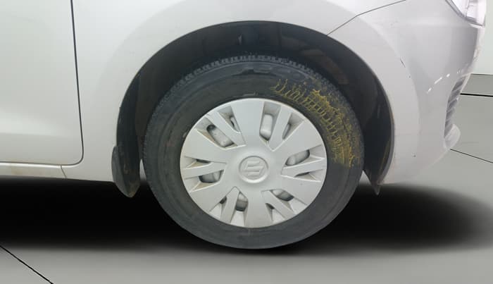 2020 Maruti Swift LXI, Petrol, Manual, 32,865 km, Right Front Wheel