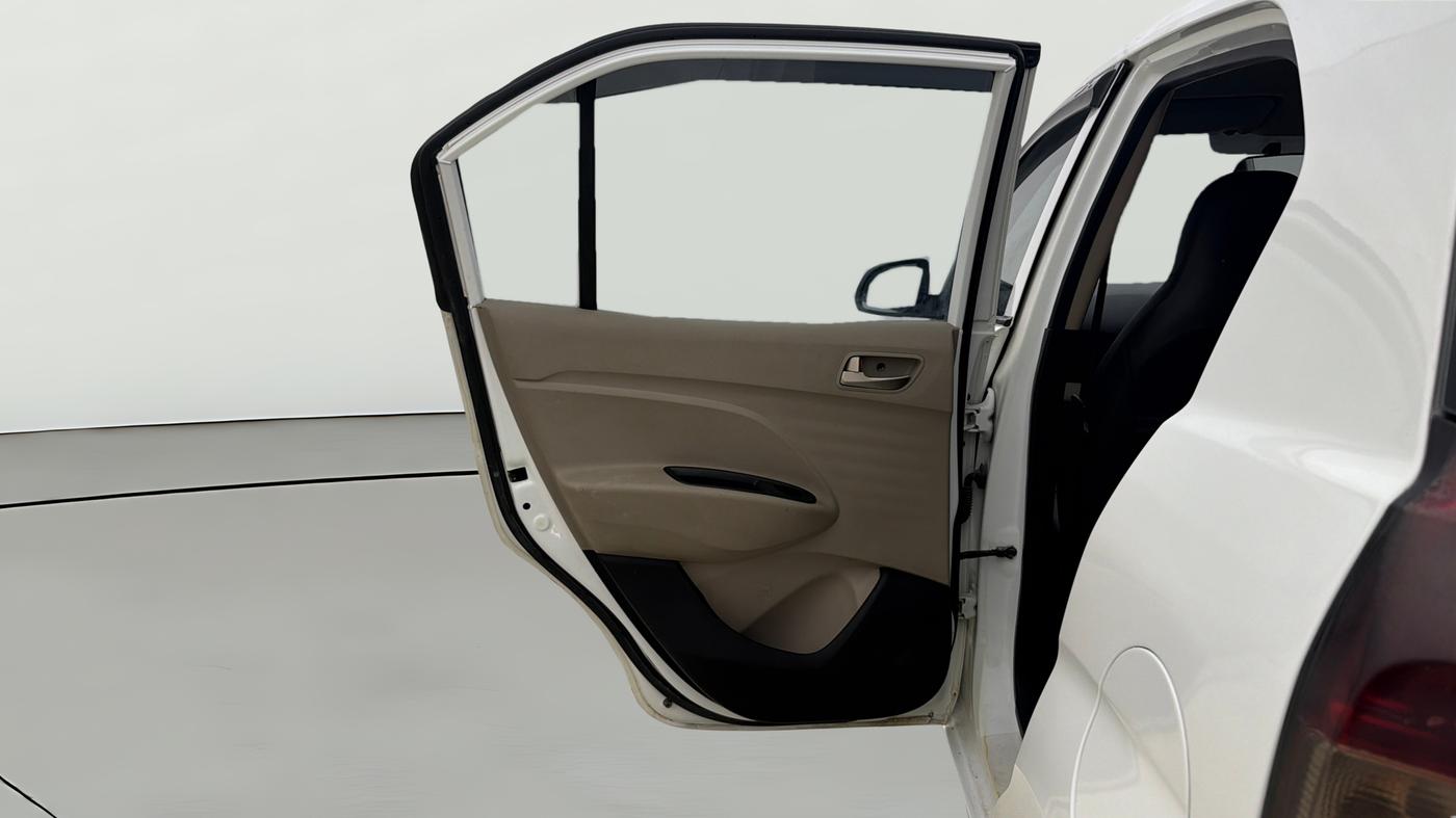 2019 Hyundai NEW SANTRO MAGNA, CNG, Manual, 90,595 km, LHS Rear Door