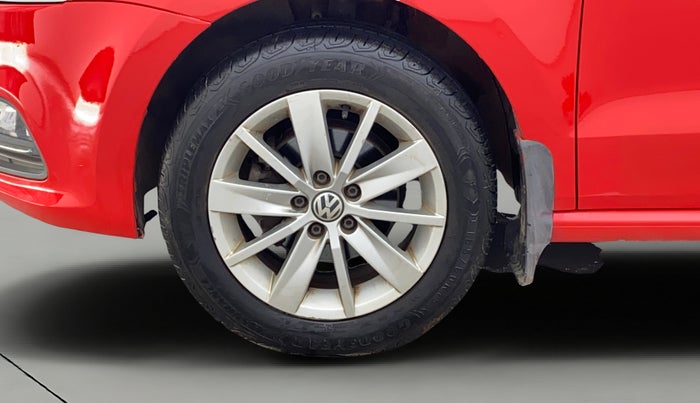 2016 Volkswagen Polo HIGHLINE1.2L, Petrol, Manual, 31,803 km, Left Front Wheel