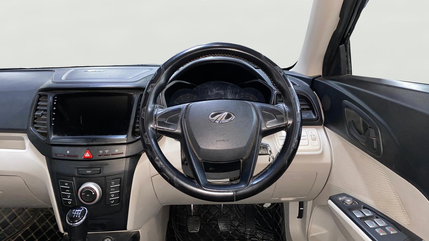 2022 Mahindra XUV300 W4 1.2 PETROL, Petrol, Manual, 26,197 km, Steering Wheel Close Up
