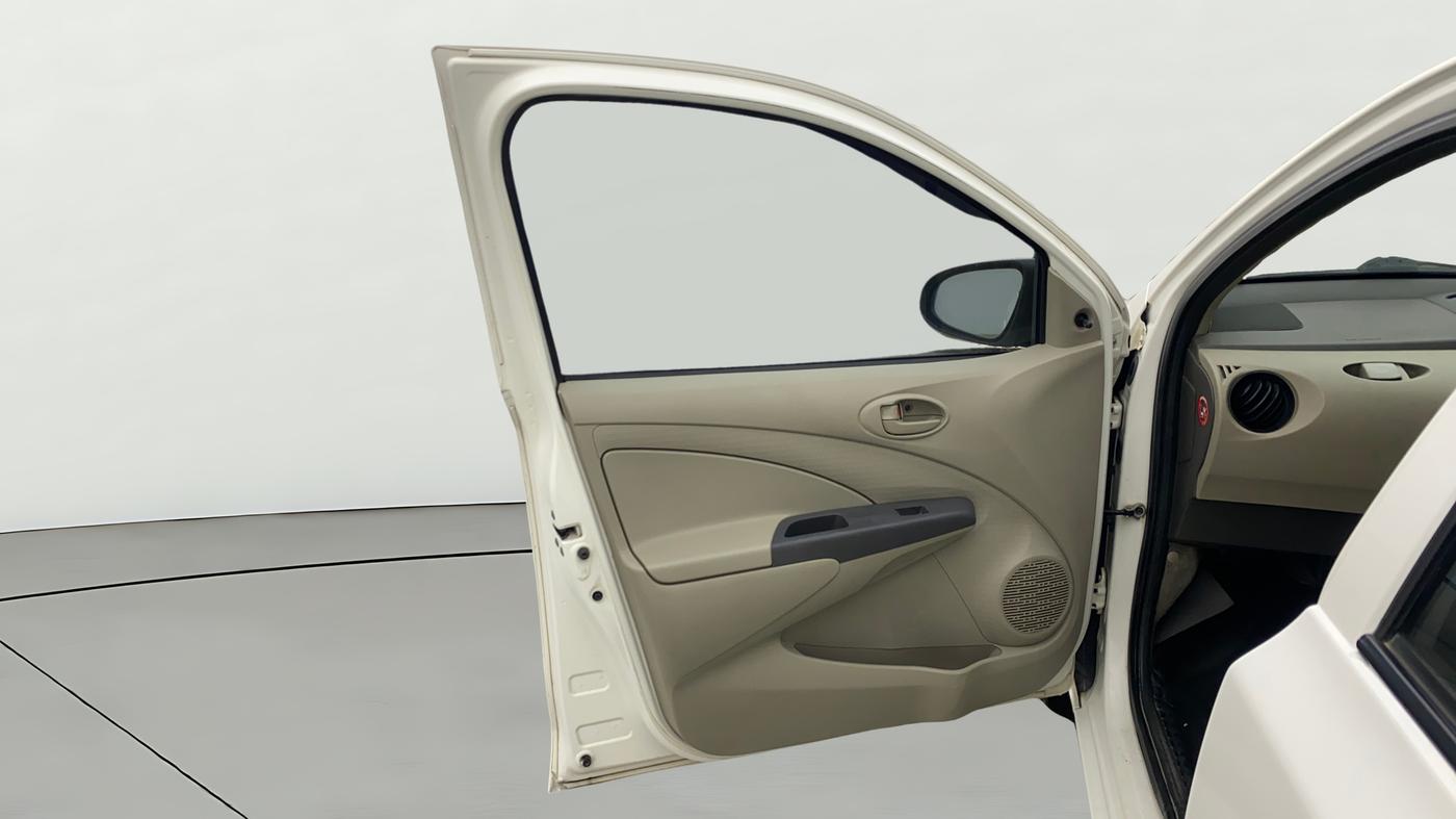 2014 Toyota Etios G, CNG, Manual, 81,154 km, LHS Front Door