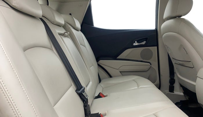 2019 Mahindra XUV300 W8 (O) 1.5 DIESEL, Diesel, Manual, 87,870 km, Right Side Rear Door Cabin