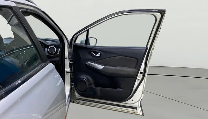 2019 Nissan Kicks XV DIESEL, Diesel, Manual, 67,604 km, RHS Front Door