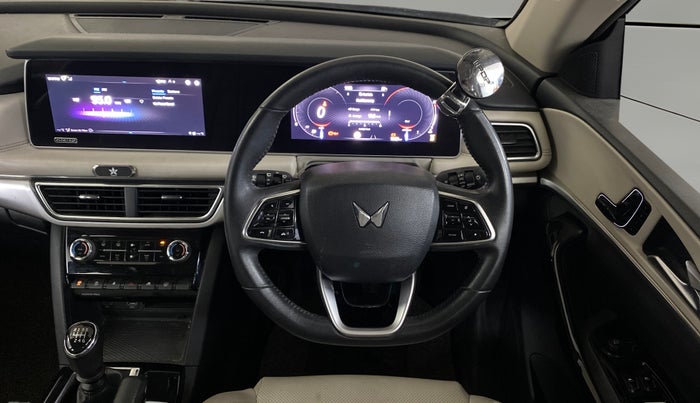 2021 Mahindra XUV700 AX 7 P MT 7 STR, Petrol, Manual, 79,059 km, Steering Wheel Close Up
