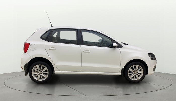 2017 Volkswagen Polo HIGHLINE1.2L, Petrol, Manual, 86,066 km, Right Side View