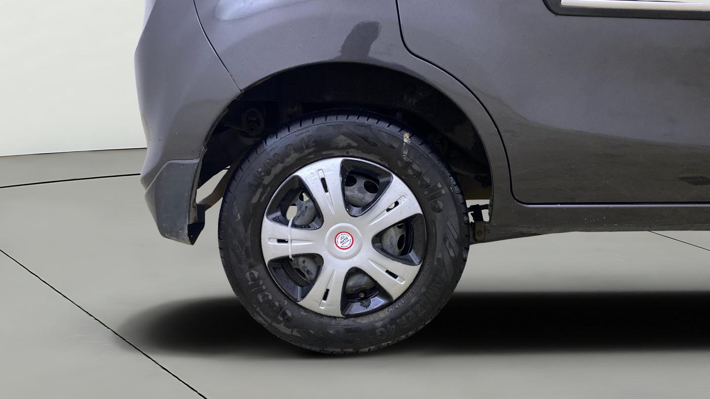 2016 Maruti Alto 800 LXI, Petrol, Manual, 65,167 km, Right Rear Wheel