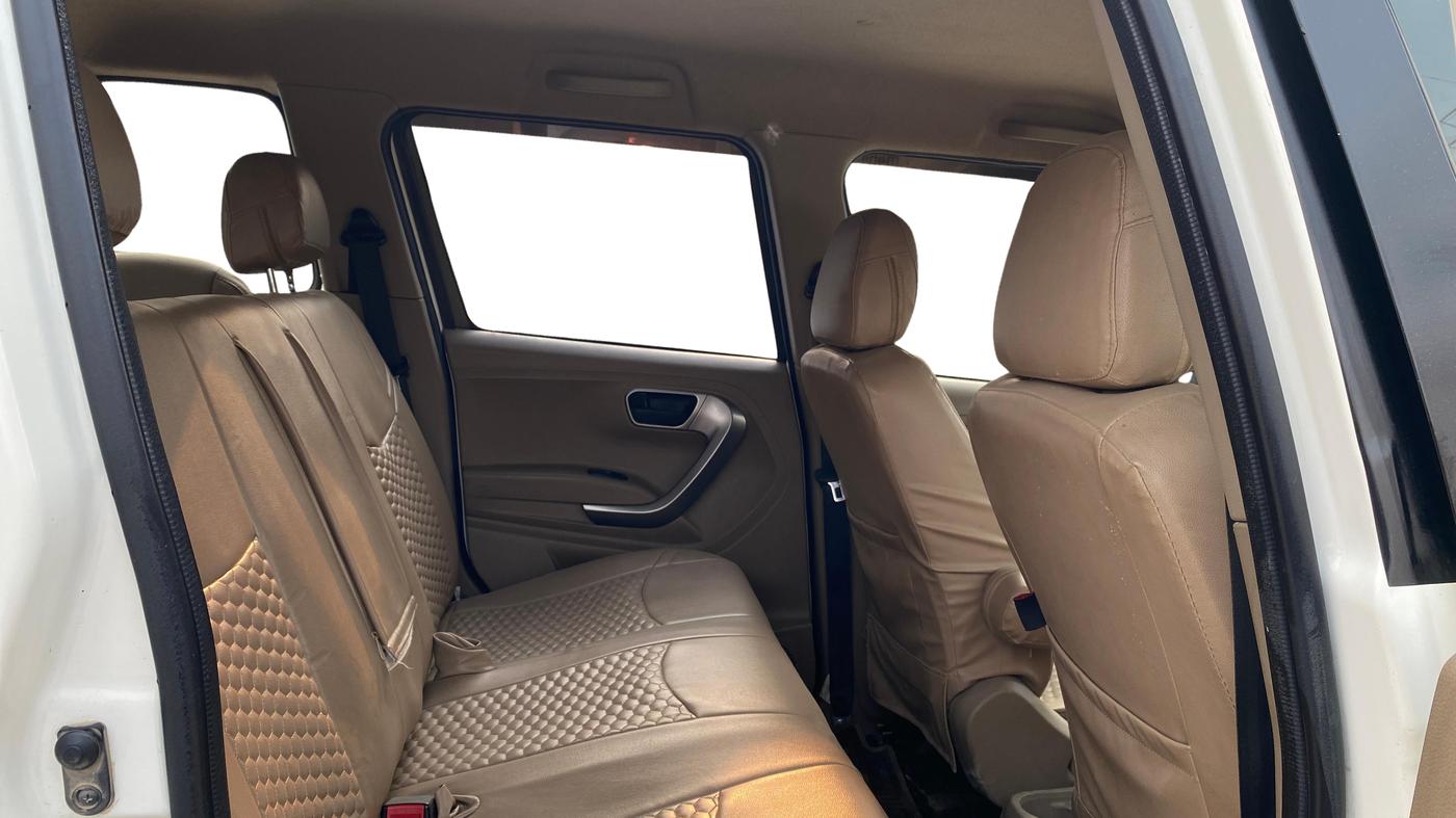 2023 Mahindra BOLERO NEO N10 R, Diesel, Manual, 52,489 km, Right Side Rear Door Cabin