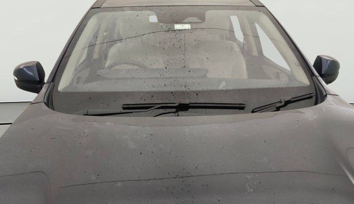 2022 Mahindra XUV700 AX 7 LUXURY P AT 7 STR, Petrol, Automatic, 17,184 km, Front Windshield