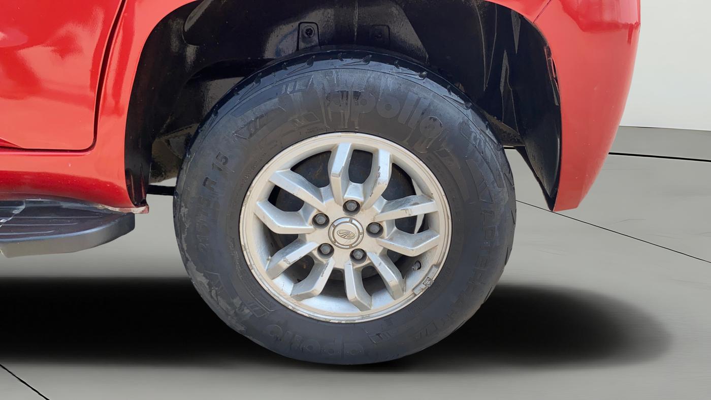 2017 Mahindra TUV300 T8, Diesel, Manual, 59,412 km, Left Rear Wheel