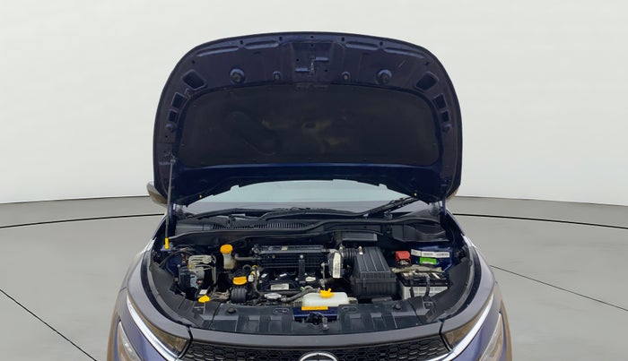 2023 Tata ALTROZ XT PETROL, Petrol, Manual, 14,624 km, Open Bonet