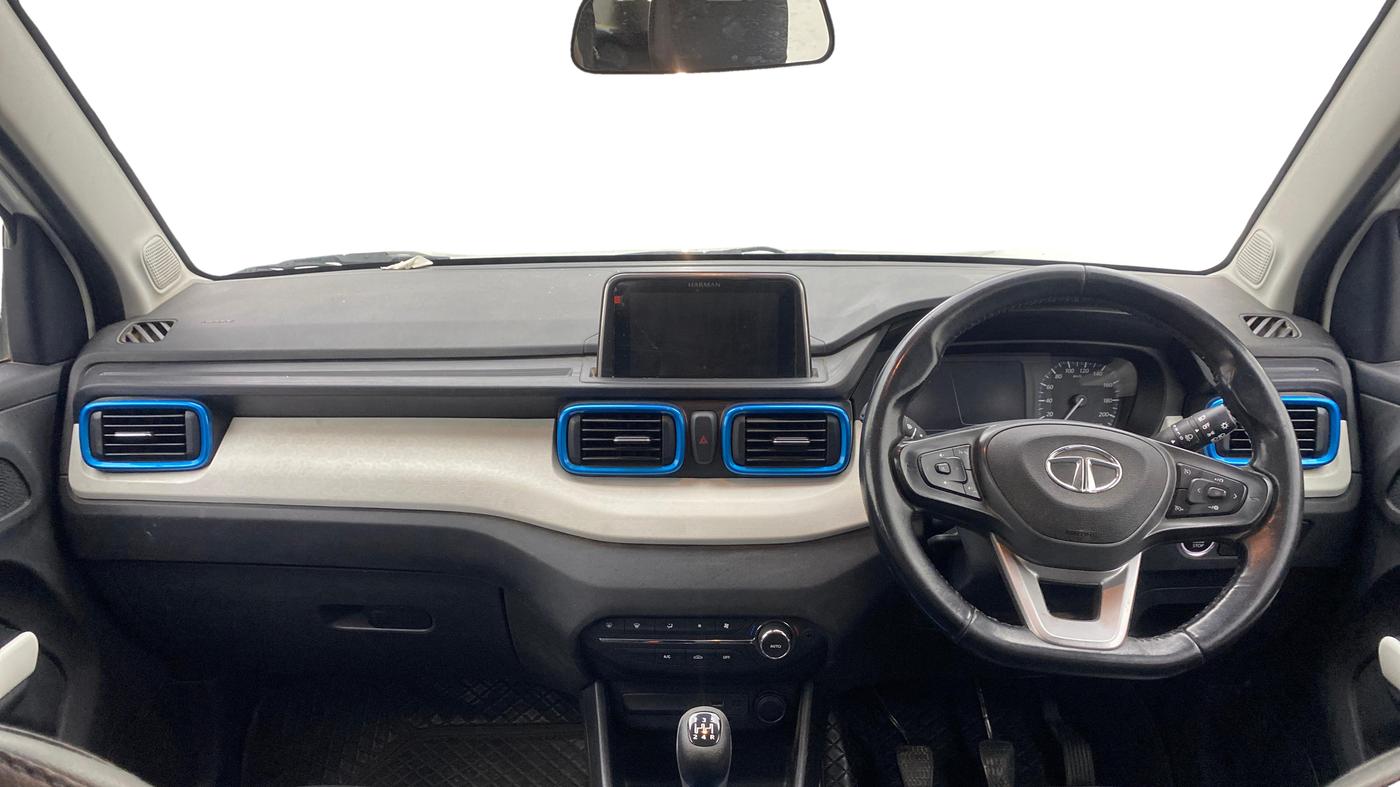 2022 Tata PUNCH CREATIVE  MT, Petrol, Manual, 1,04,764 km, Dashboard