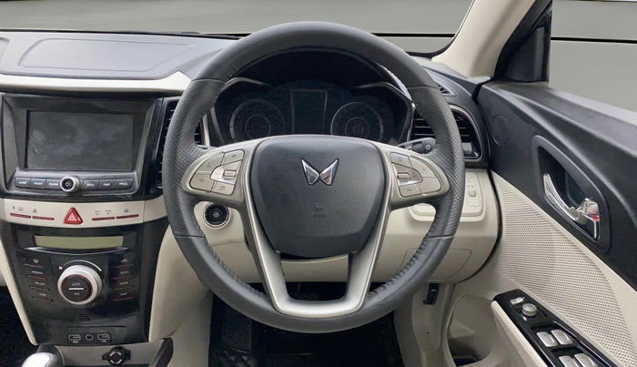 2024 Mahindra XUV300 W8 (O) 1.2 PETROL AMT, Petrol, Automatic, 16,340 km, Steering Wheel Close Up