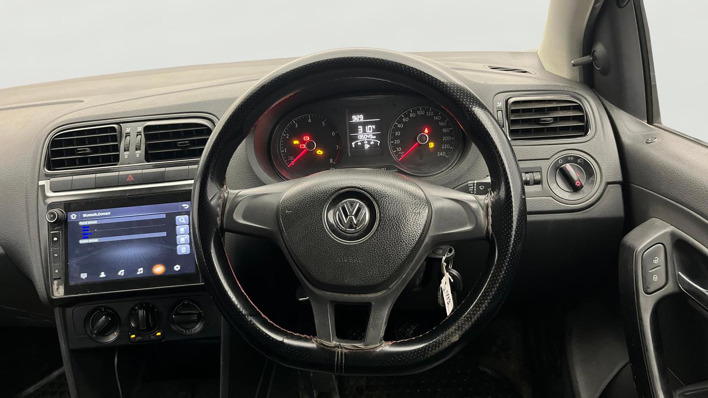 2021 Volkswagen Polo TRENDLINE 1.0L, Petrol, Manual, 1,35,024 km, Steering Wheel Close Up