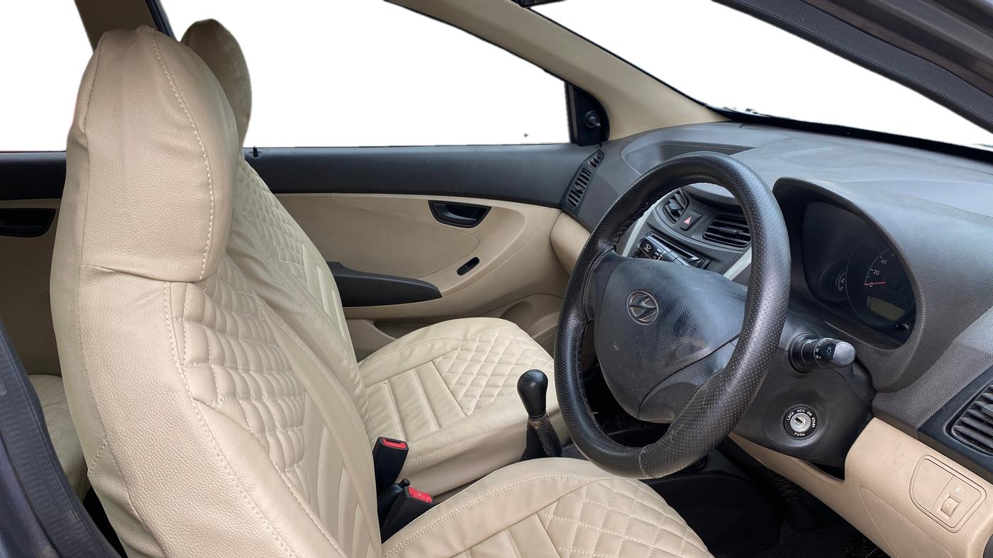 2017 Hyundai Eon ERA +, Petrol, Manual, 70,767 km, Right Side Front Door Cabin
