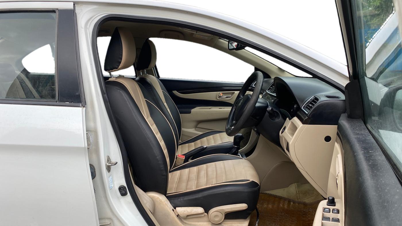 2015 Maruti Ciaz ZXI AT, Petrol, Automatic, 53,458 km, Right Side Front Door Cabin
